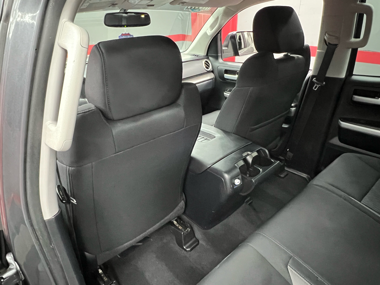 Toyota Tundra SR5 4.6L V8 Double Cab 2WD 2017 Toyota Tundra SR5 4.6L V8 Double Cab 2WD 2017