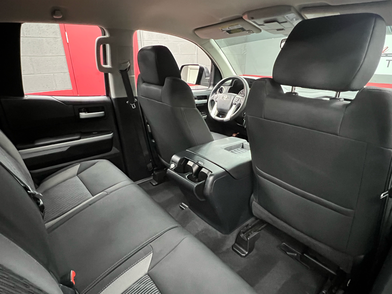 Toyota Tundra SR5 4.6L V8 Double Cab 2WD 2017 Toyota Tundra SR5 4.6L V8 Double Cab 2WD 2017