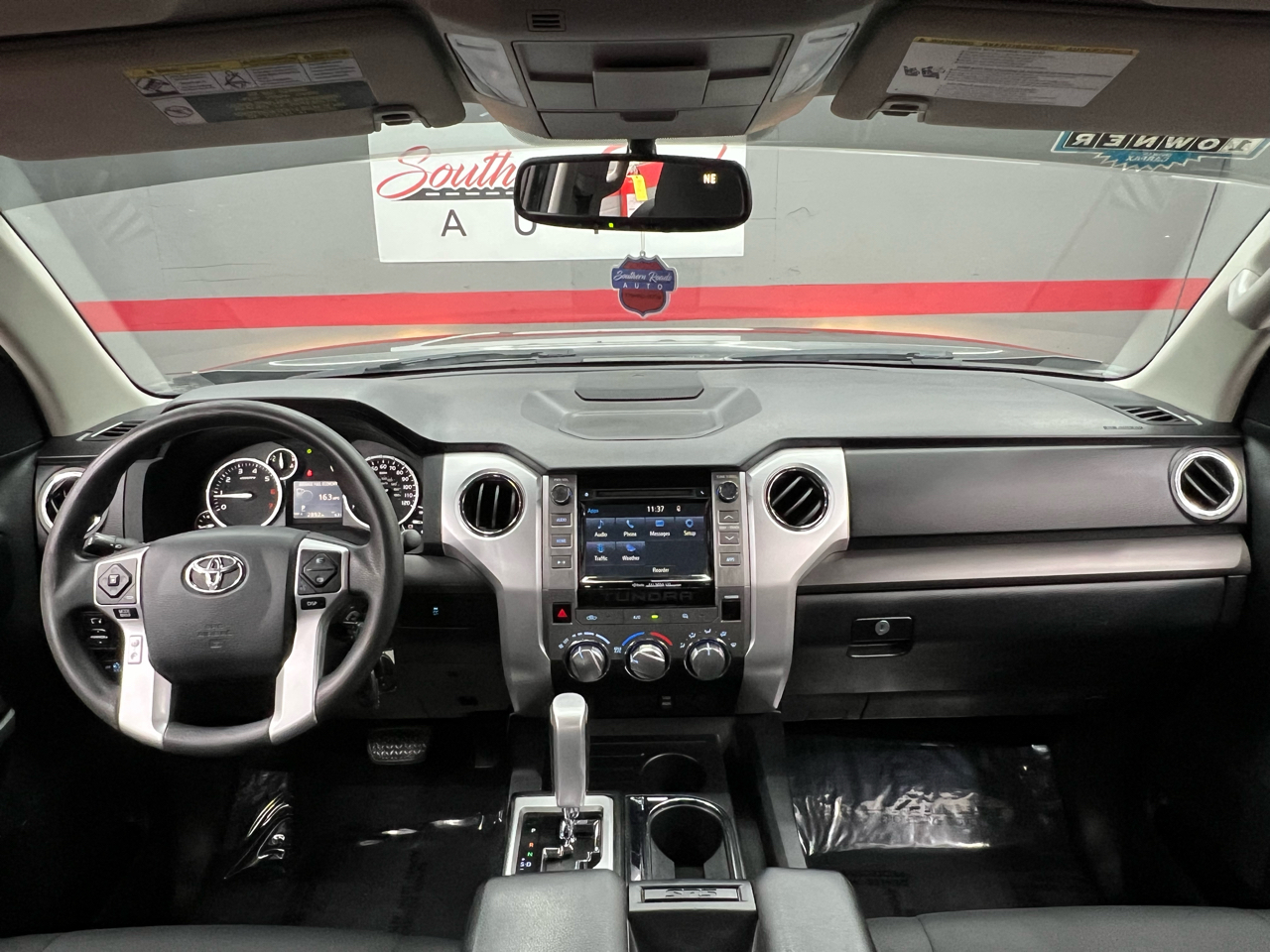 Toyota Tundra SR5 4.6L V8 Double Cab 2WD 2017 Toyota Tundra SR5 4.6L V8 Double Cab 2WD 2017