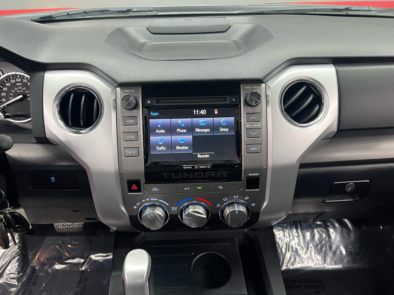 Toyota Tundra SR5 4.6L V8 Double Cab 2WD 2017 Toyota Tundra SR5 4.6L V8 Double Cab 2WD 2017