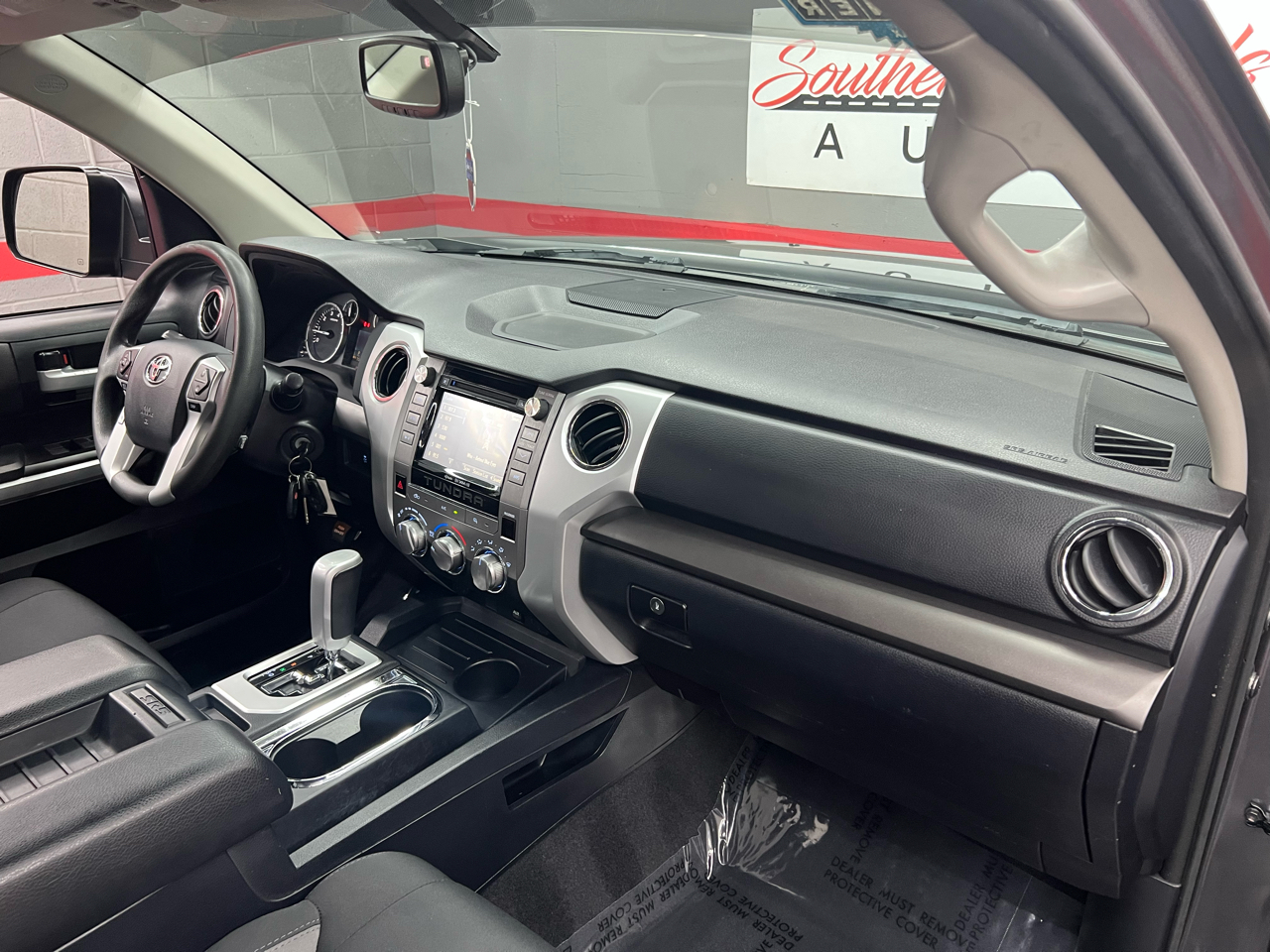 Toyota Tundra SR5 4.6L V8 Double Cab 2WD 2017 Toyota Tundra SR5 4.6L V8 Double Cab 2WD 2017