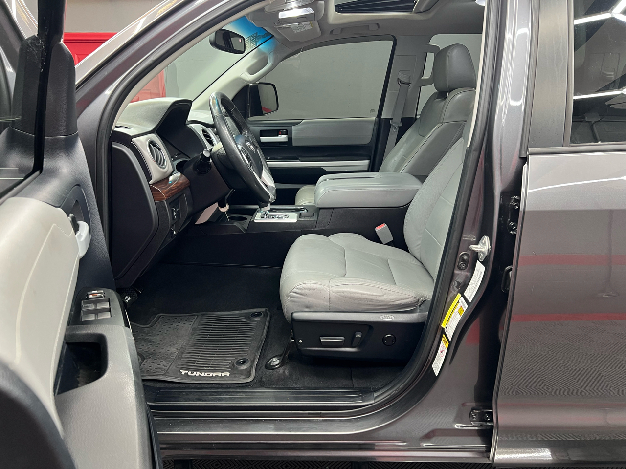 Toyota Tundra Limited 5.7L FFV CrewMax 4WD 2015