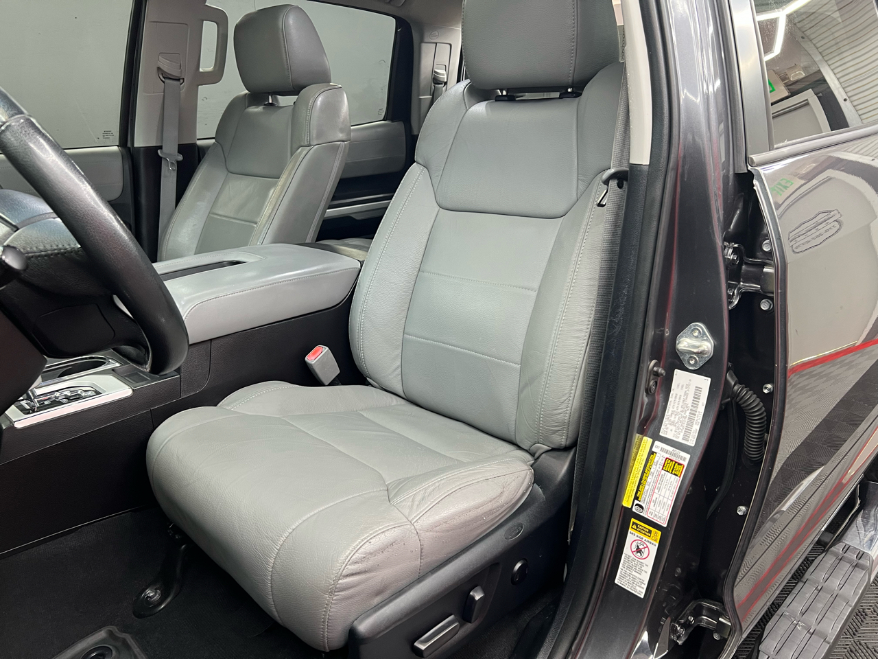 Toyota Tundra Limited 5.7L FFV CrewMax 4WD 2015