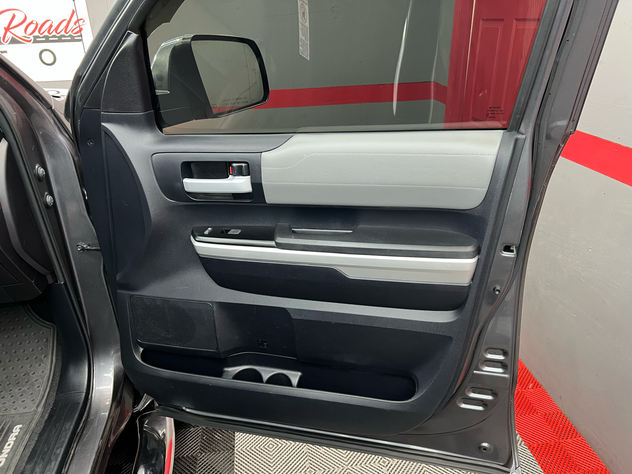 Toyota Tundra Limited 5.7L FFV CrewMax 4WD 2015