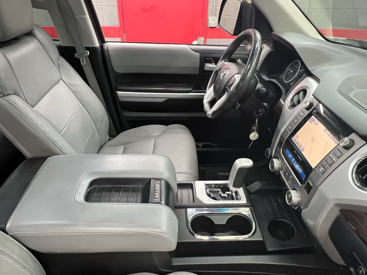 Toyota Tundra Limited 5.7L FFV CrewMax 4WD 2015