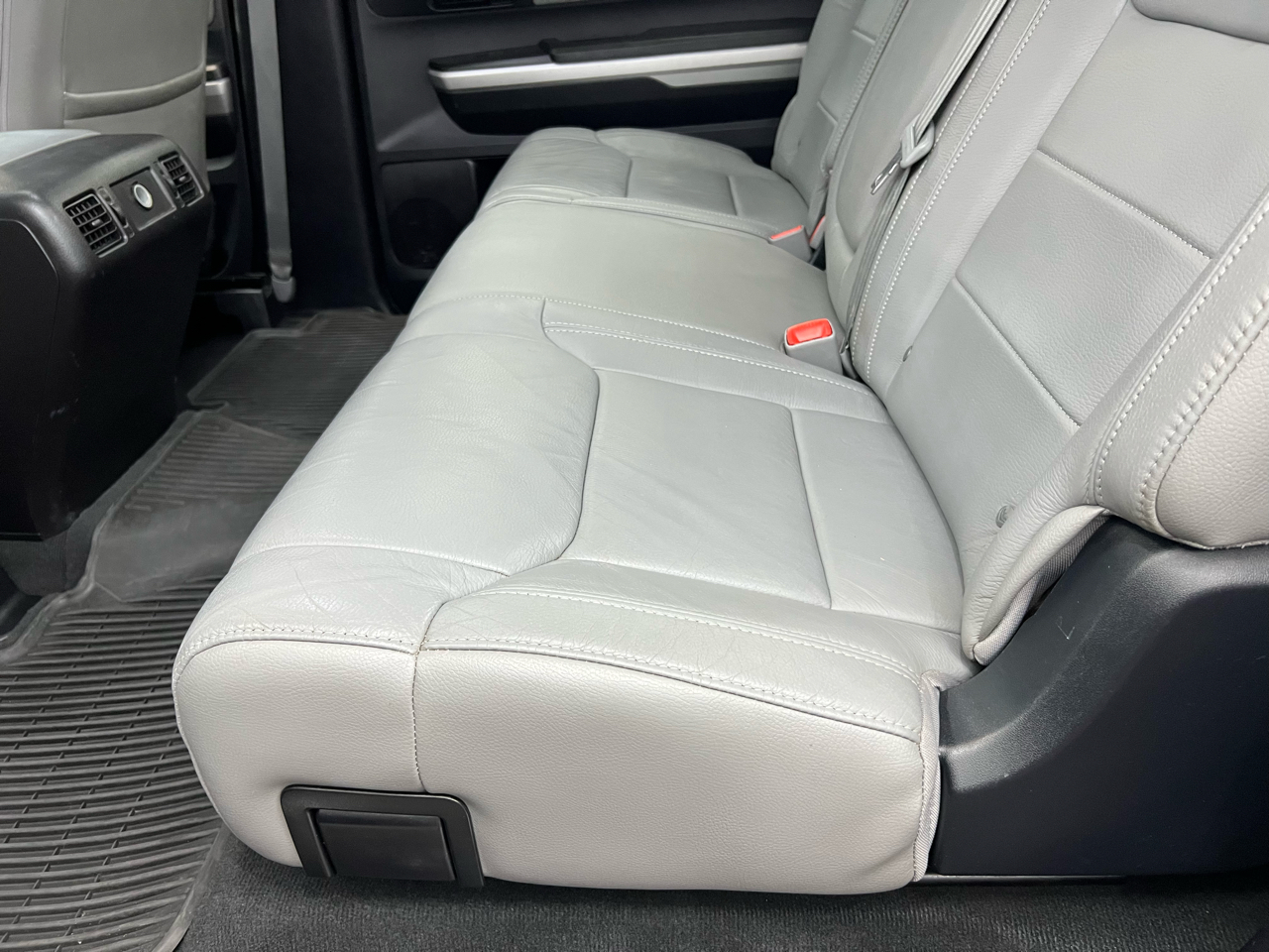 Toyota Tundra Limited 5.7L FFV CrewMax 4WD 2015