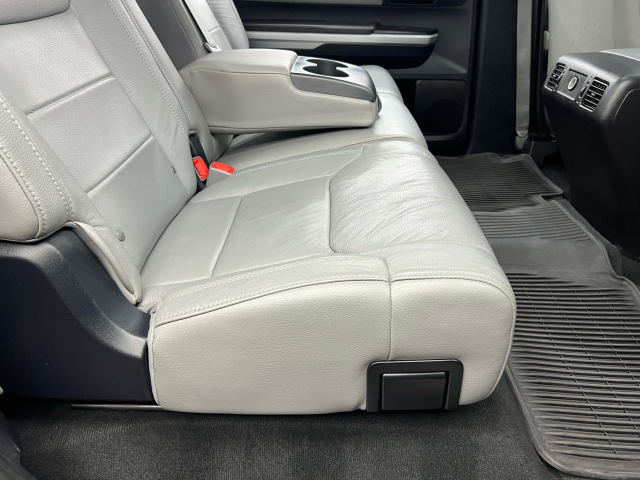 Toyota Tundra Limited 5.7L FFV CrewMax 4WD 2015