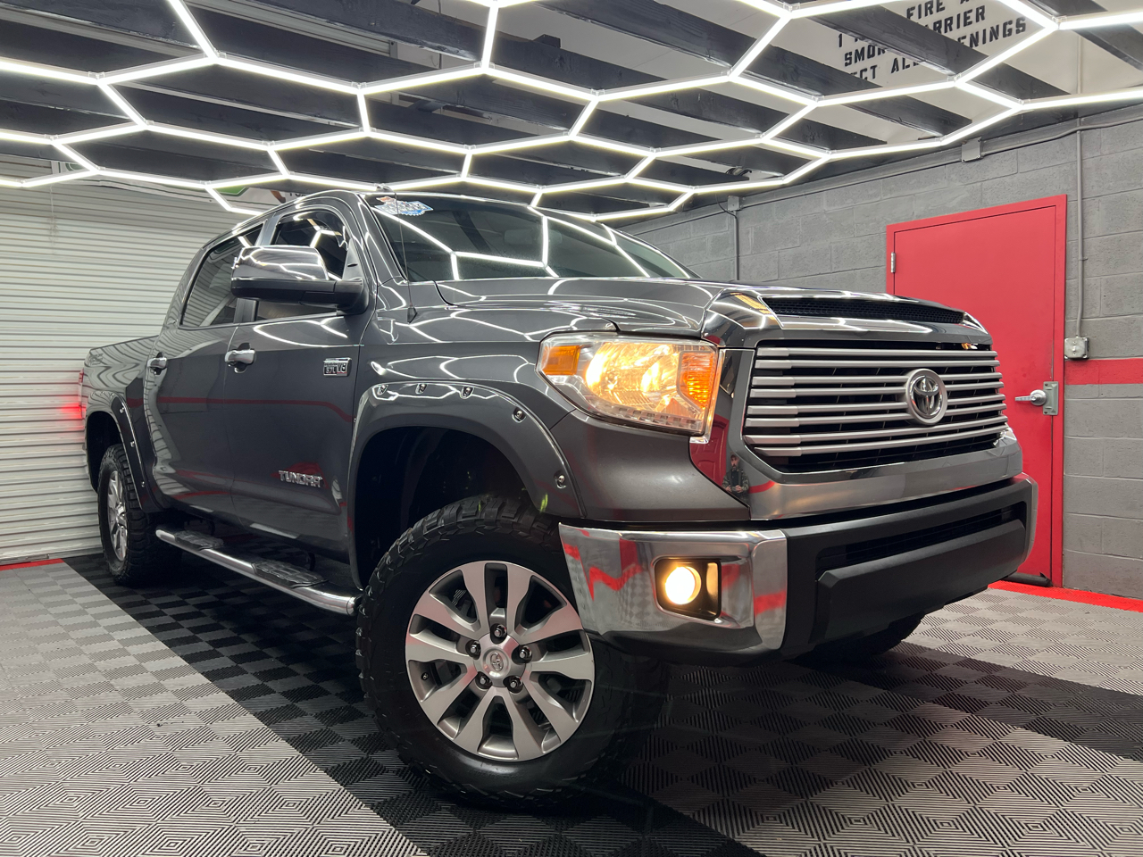 Toyota Tundra Limited 5.7L FFV CrewMax 4WD 2015