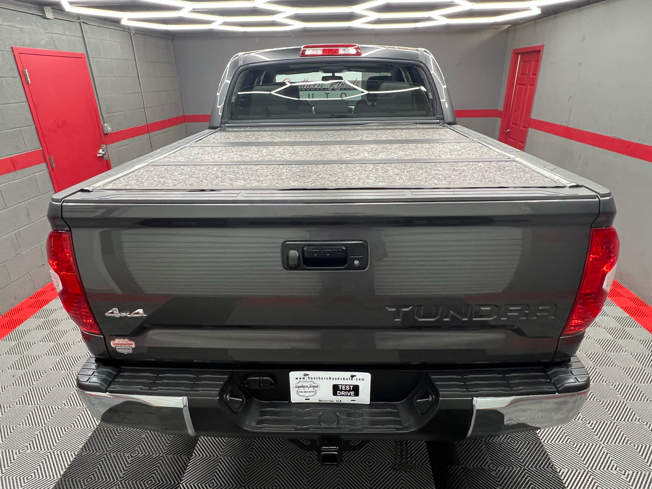 Toyota Tundra Limited 5.7L FFV CrewMax 4WD 2015