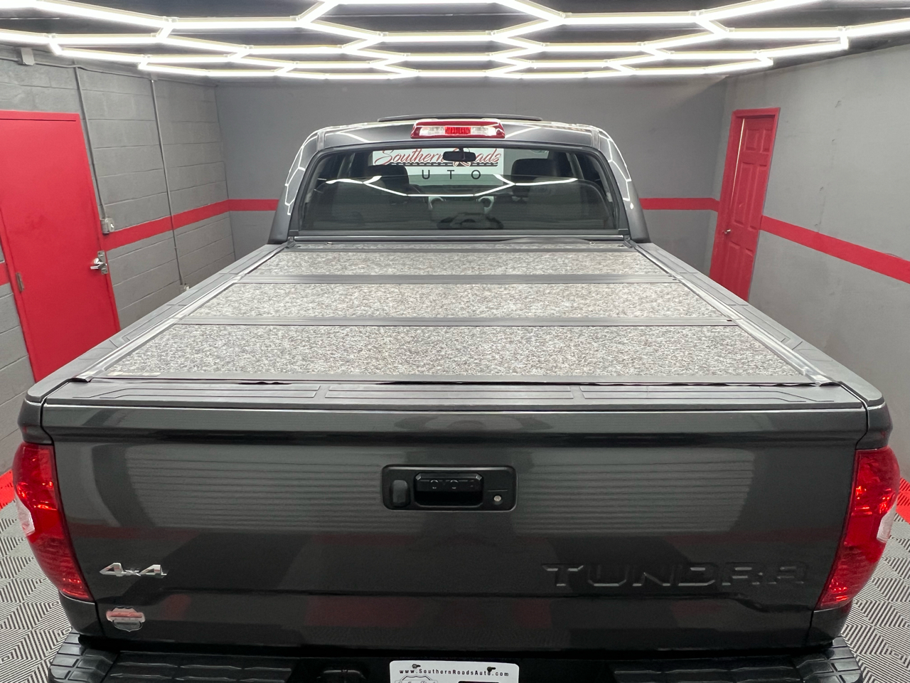 Toyota Tundra Limited 5.7L FFV CrewMax 4WD 2015