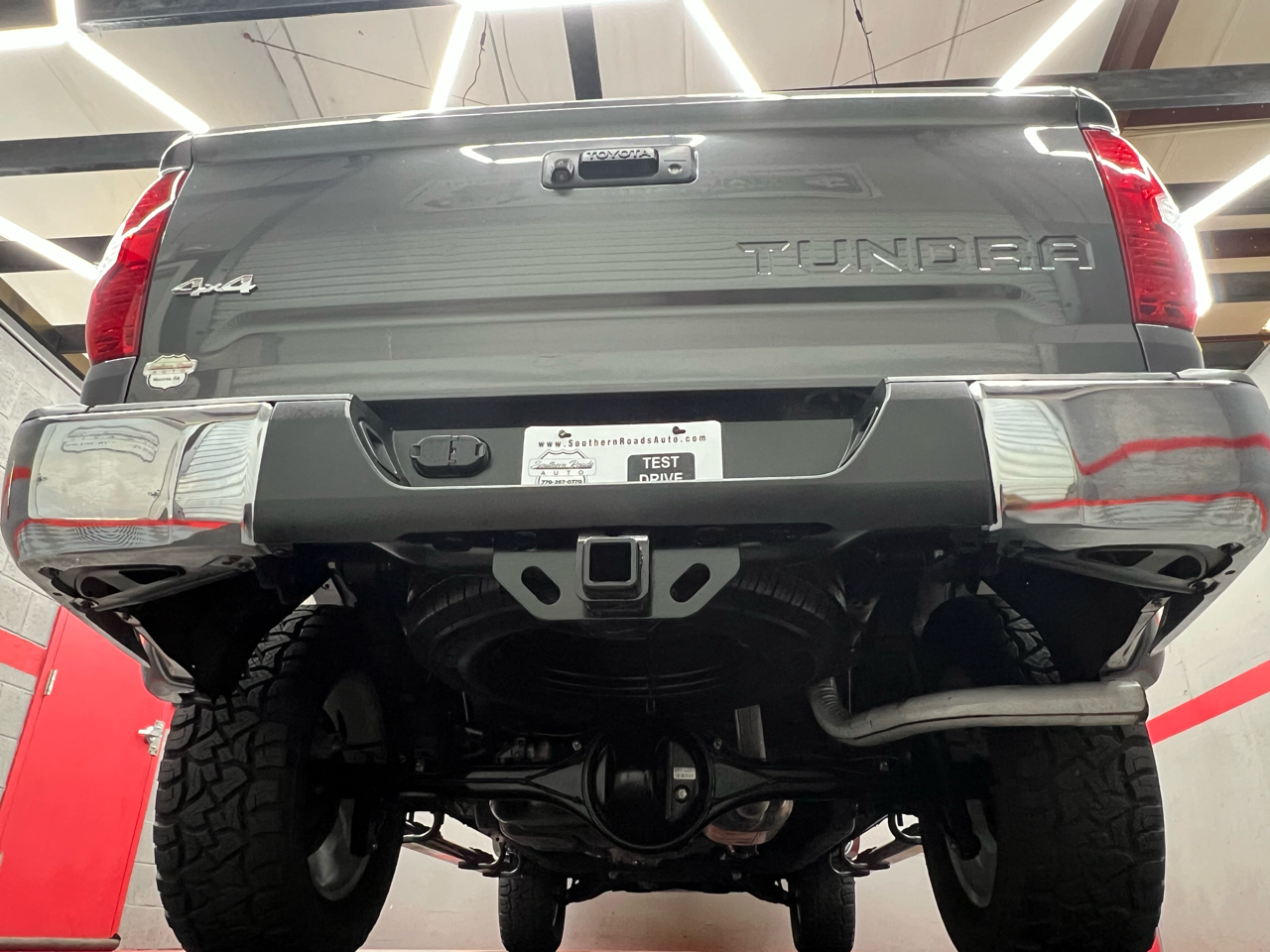 Toyota Tundra Limited 5.7L FFV CrewMax 4WD 2015