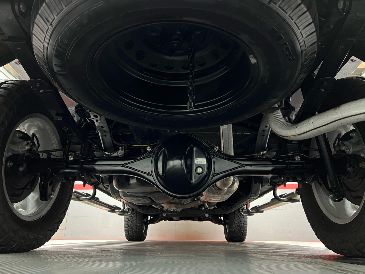 Toyota Tundra Limited 5.7L FFV CrewMax 4WD 2015