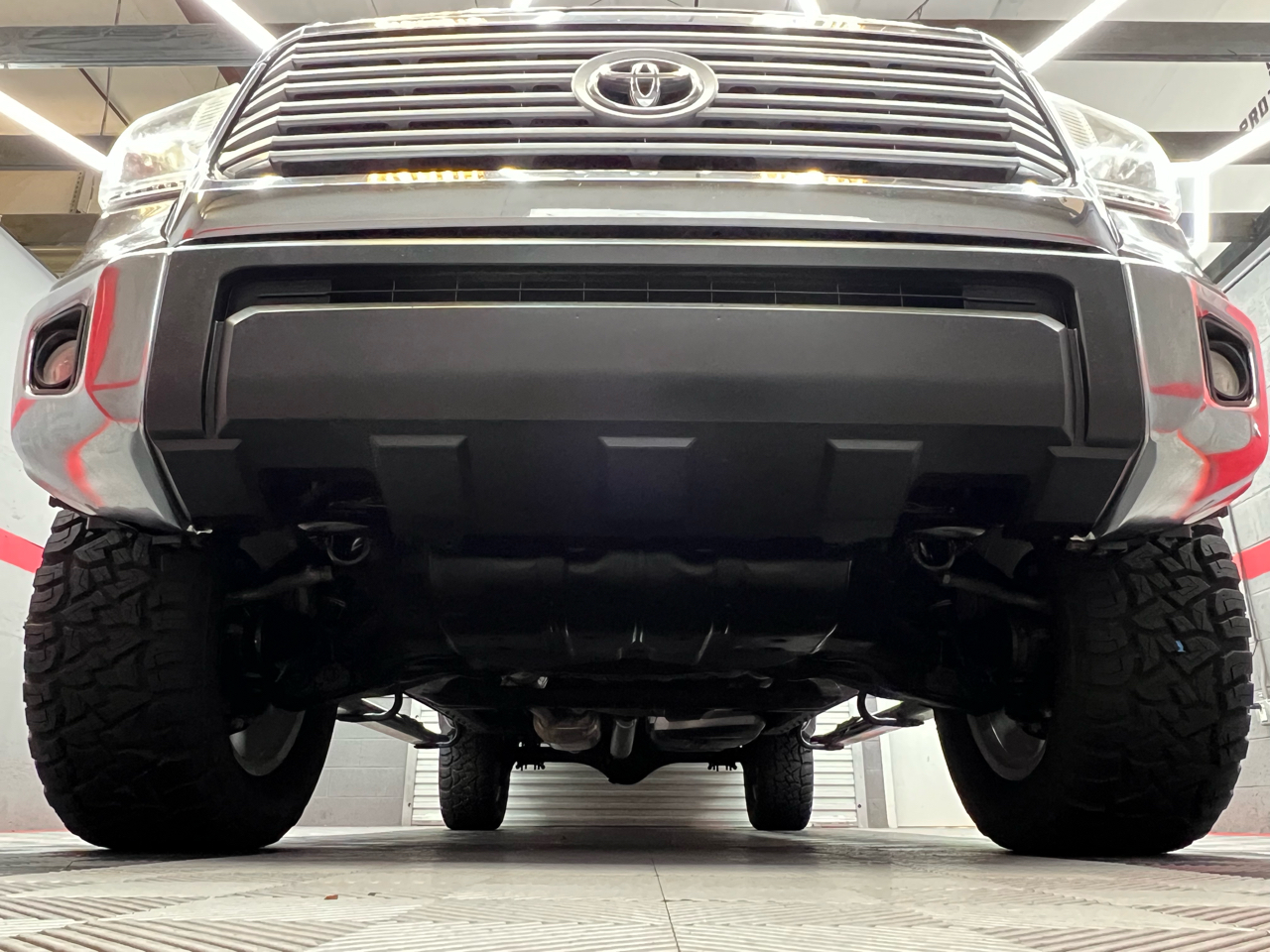 Toyota Tundra Limited 5.7L FFV CrewMax 4WD 2015