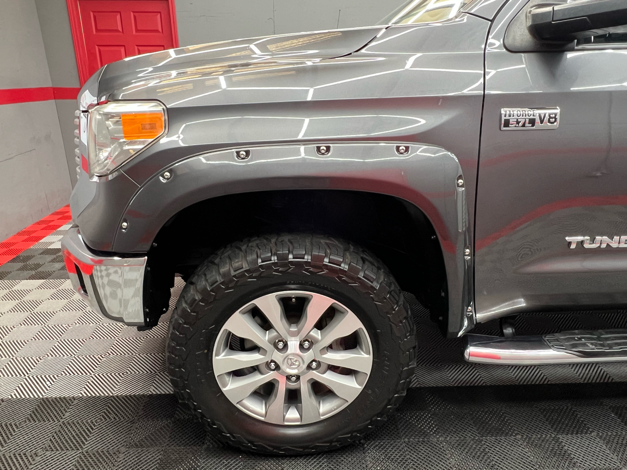 Toyota Tundra Limited 5.7L FFV CrewMax 4WD 2015