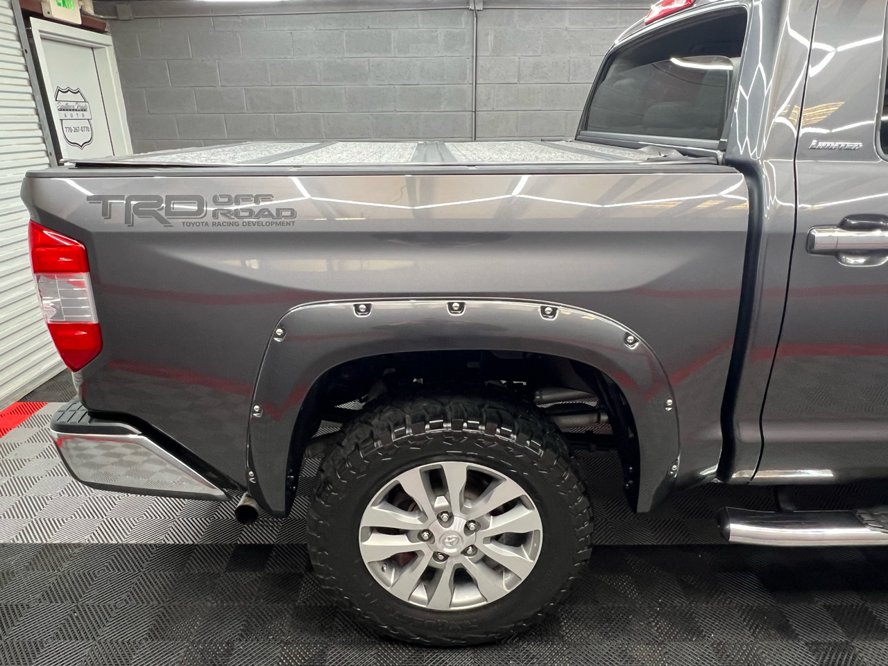 Toyota Tundra Limited 5.7L FFV CrewMax 4WD 2015
