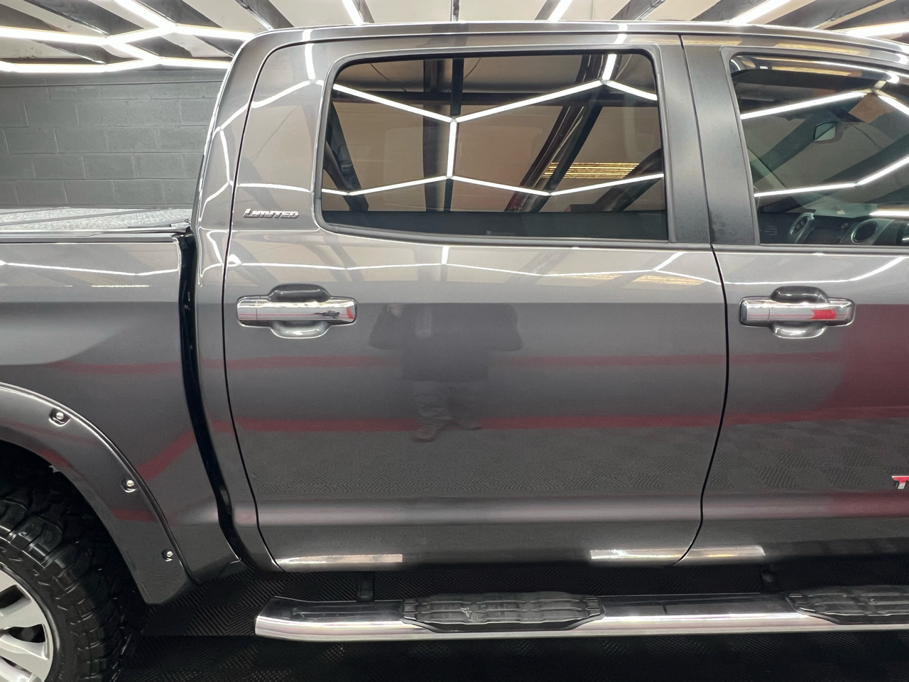 Toyota Tundra Limited 5.7L FFV CrewMax 4WD 2015