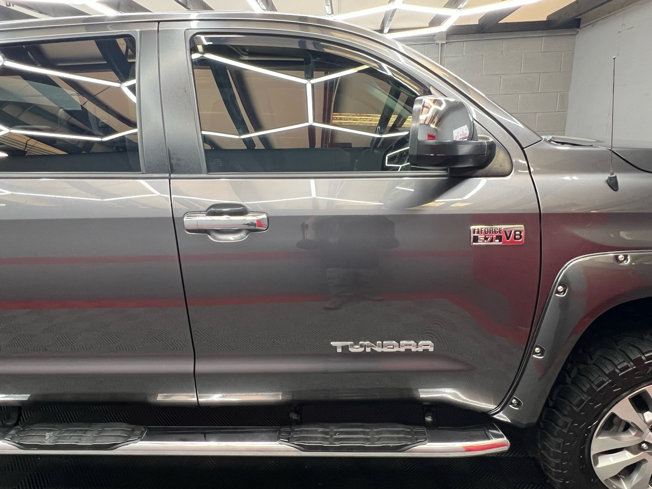 Toyota Tundra Limited 5.7L FFV CrewMax 4WD 2015