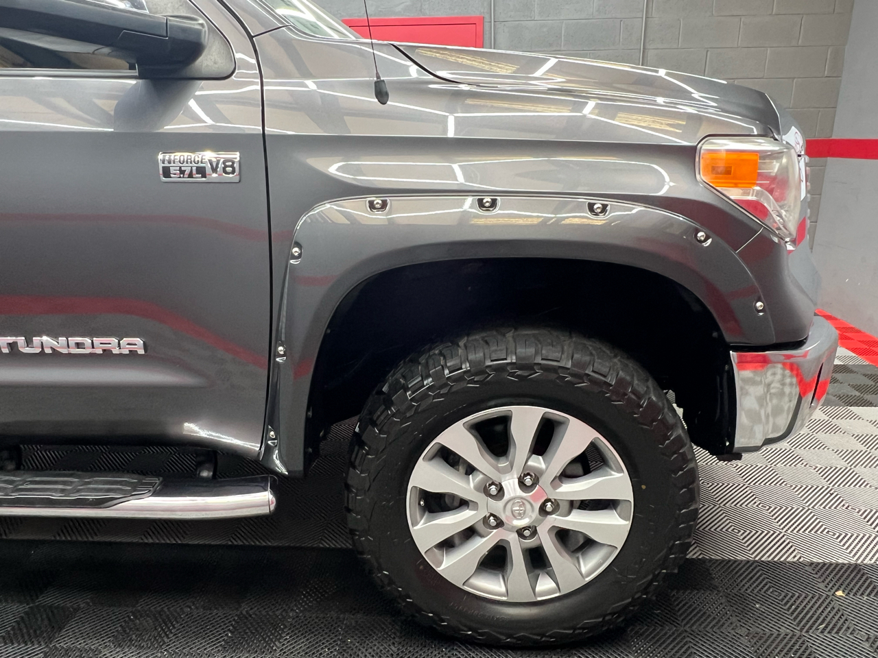 Toyota Tundra Limited 5.7L FFV CrewMax 4WD 2015