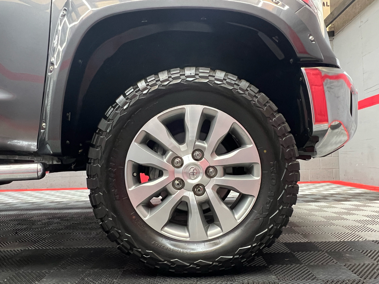 Toyota Tundra Limited 5.7L FFV CrewMax 4WD 2015