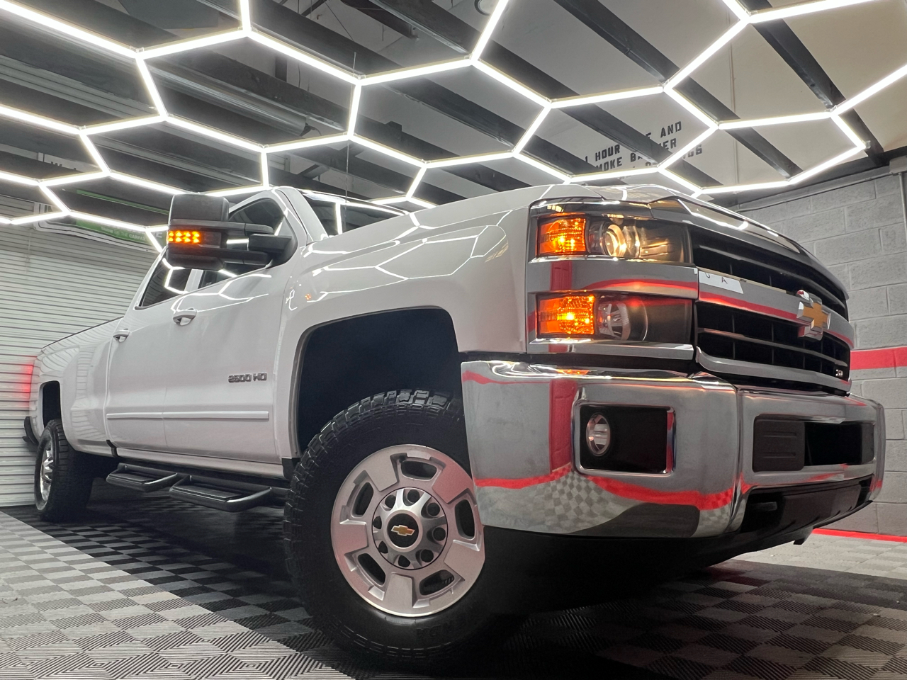 Chevrolet Silverado 2500HD LT Crew Cab Long Box 4WD 2019