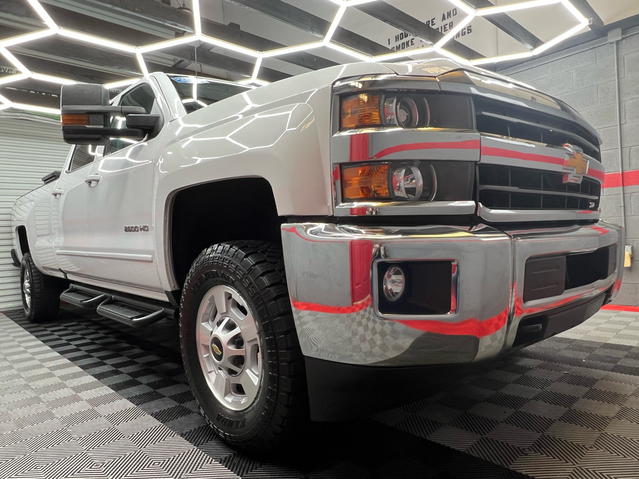 Chevrolet Silverado 2500HD LT Crew Cab Long Box 4WD 2019