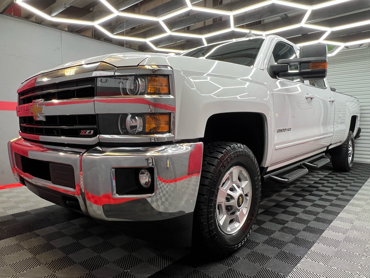 Chevrolet Silverado 2500HD LT Crew Cab Long Box 4WD 2019