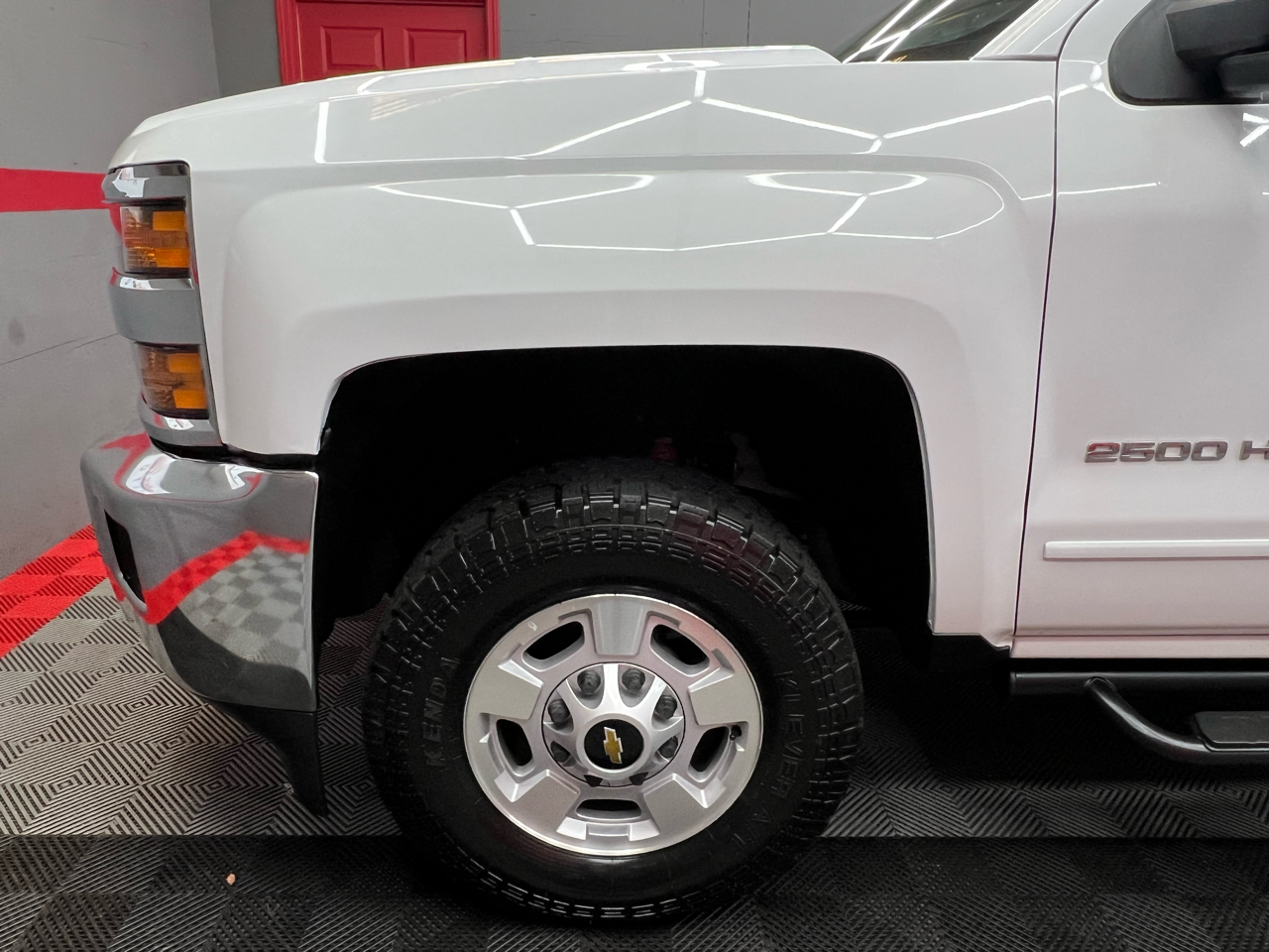 Chevrolet Silverado 2500HD LT Crew Cab Long Box 4WD 2019