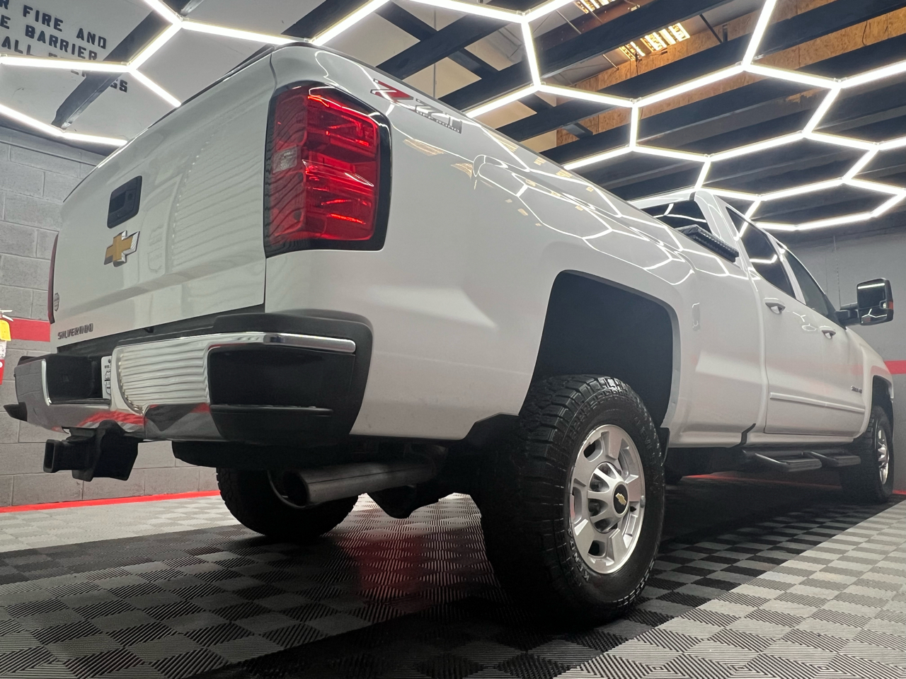 Chevrolet Silverado 2500HD LT Crew Cab Long Box 4WD 2019