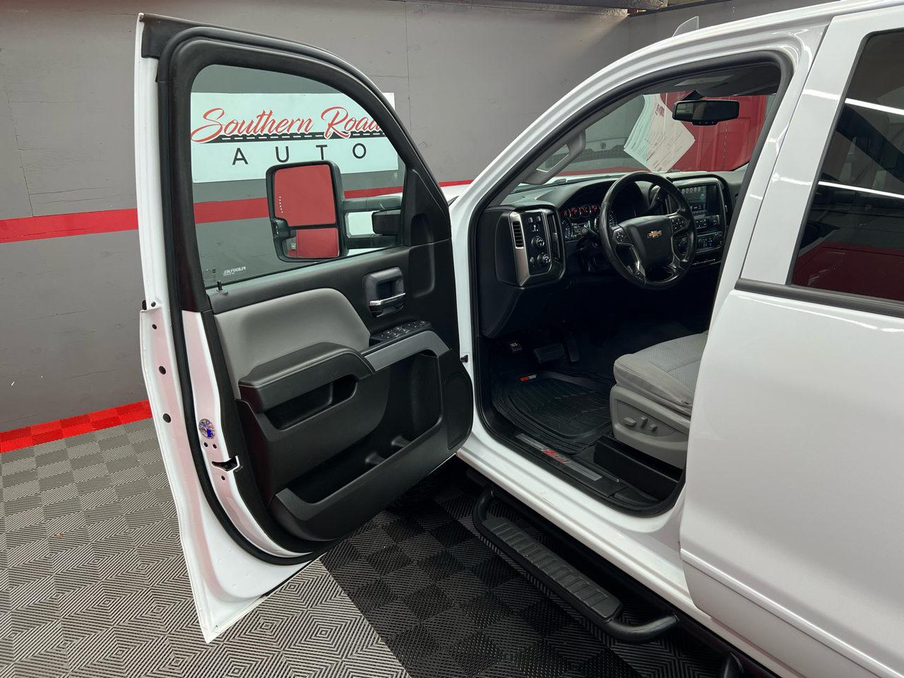 Chevrolet Silverado 2500HD LT Crew Cab Long Box 4WD 2019