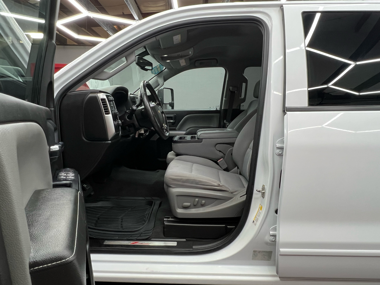 Chevrolet Silverado 2500HD LT Crew Cab Long Box 4WD 2019