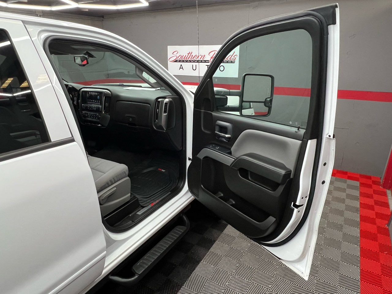 Chevrolet Silverado 2500HD LT Crew Cab Long Box 4WD 2019