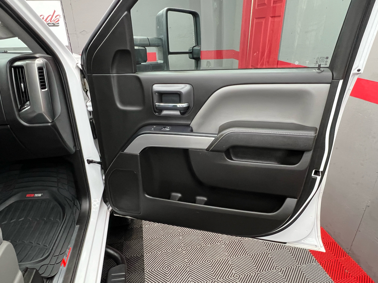 Chevrolet Silverado 2500HD LT Crew Cab Long Box 4WD 2019