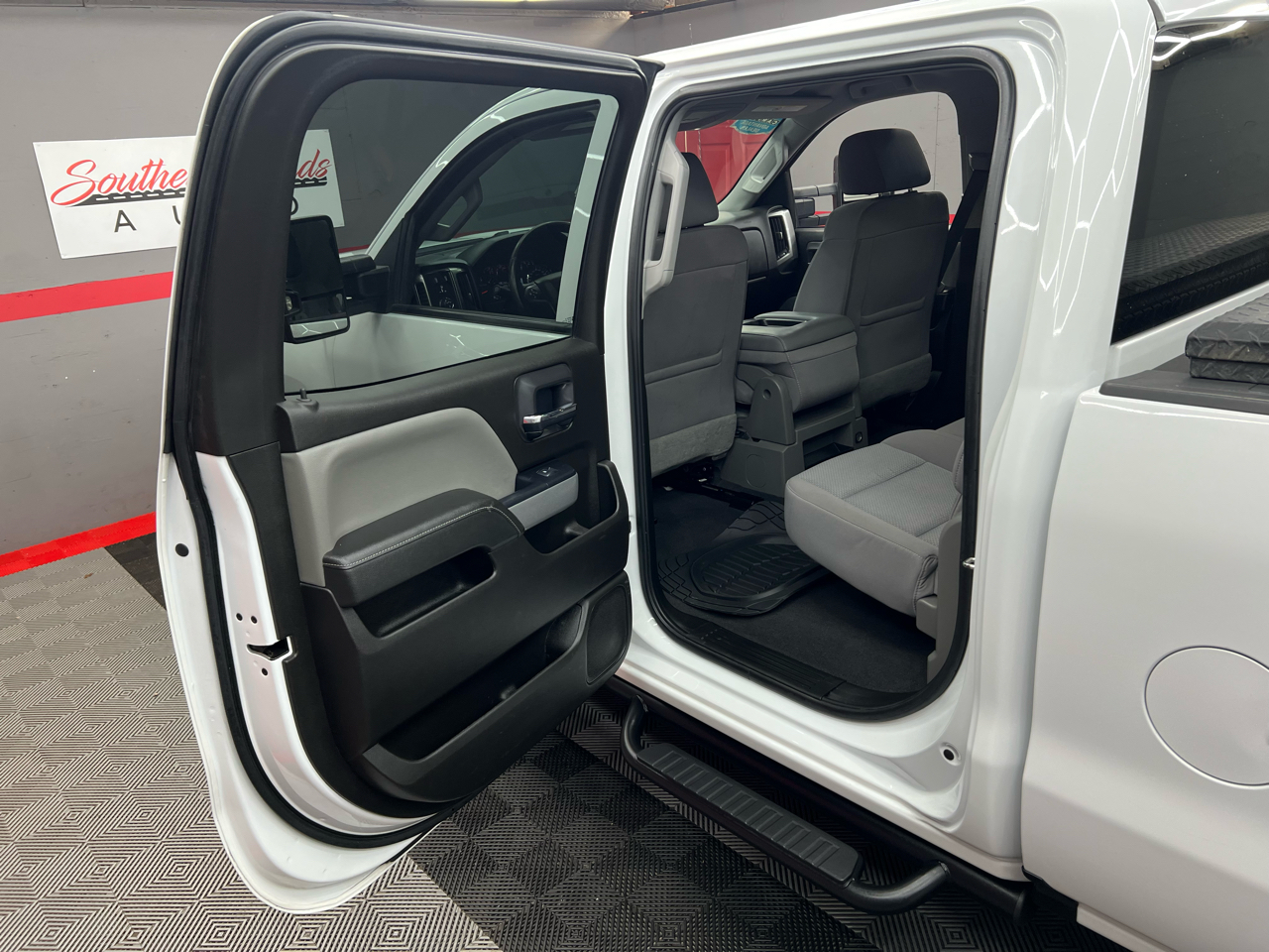 Chevrolet Silverado 2500HD LT Crew Cab Long Box 4WD 2019