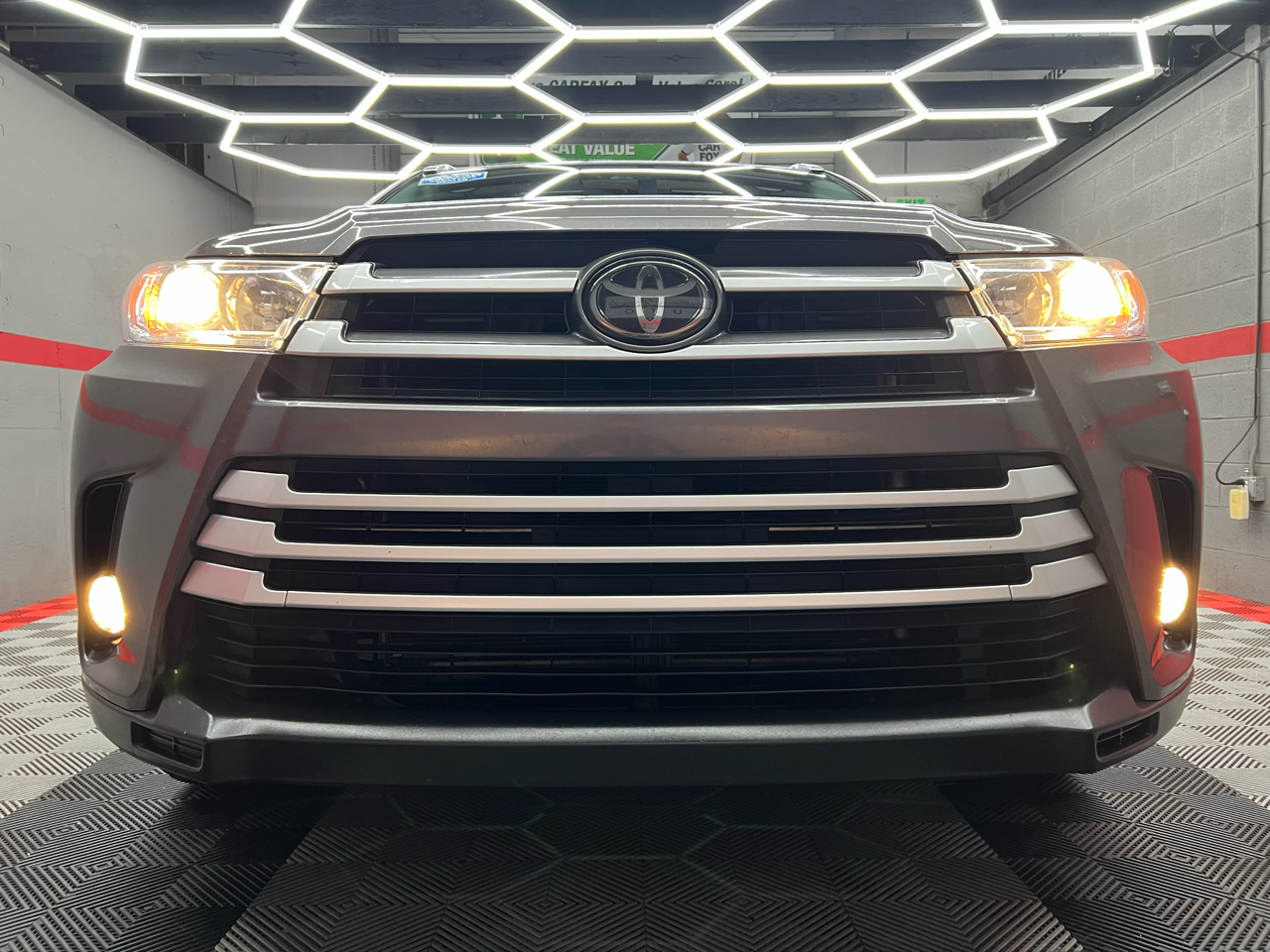 Toyota Highlander XLE FWD V6 2018