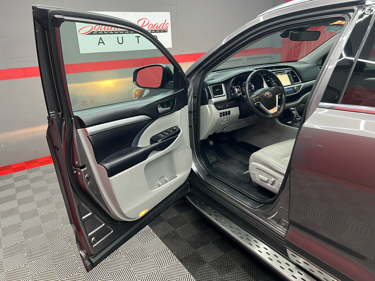 Toyota Highlander XLE FWD V6 2018