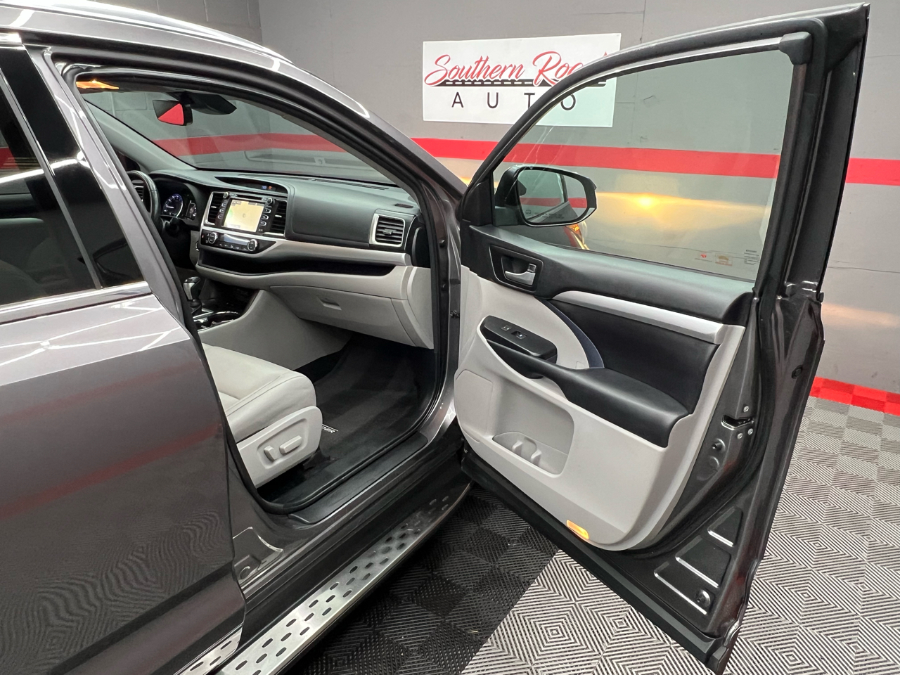 Toyota Highlander XLE FWD V6 2018