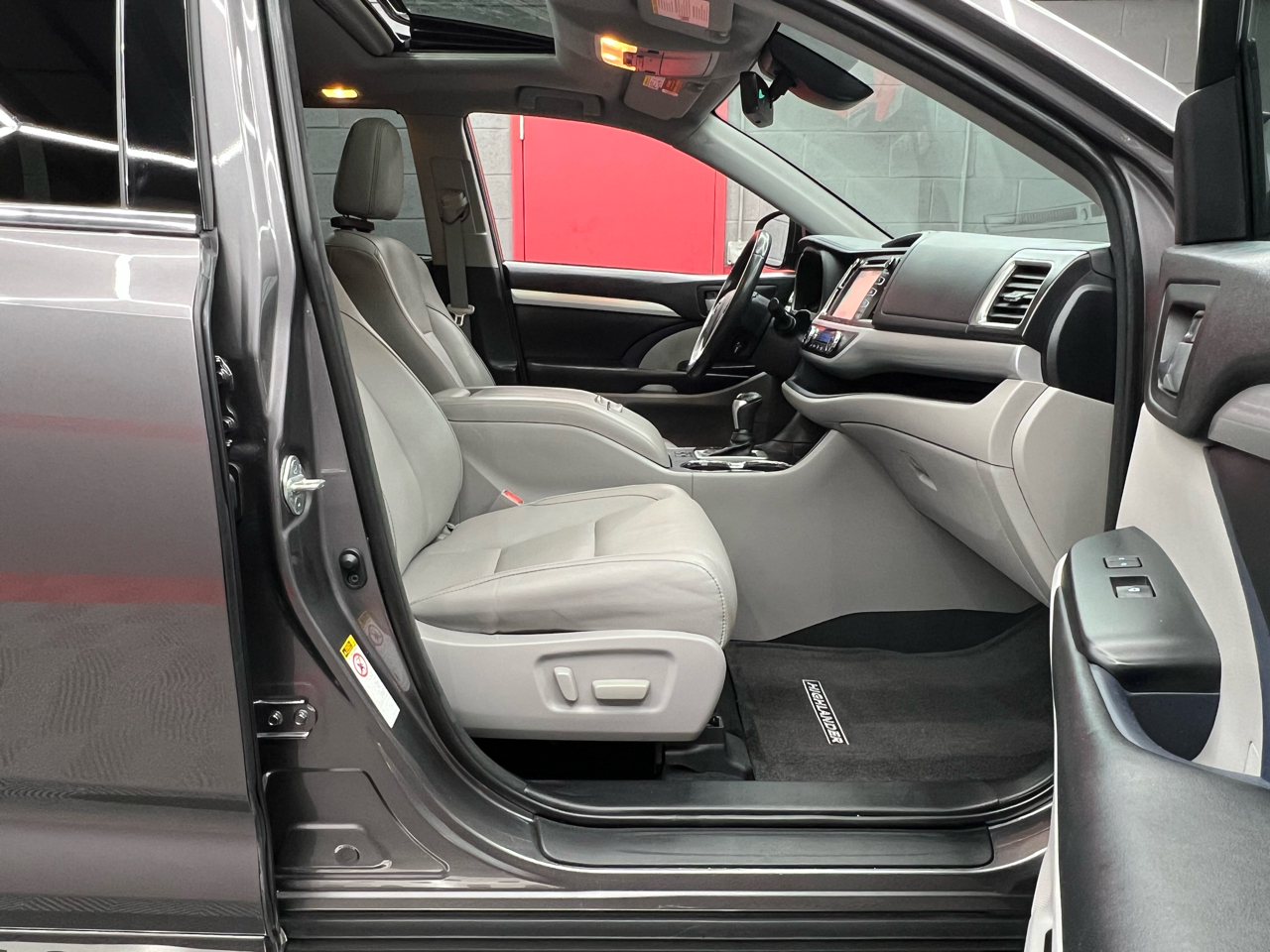 Toyota Highlander XLE FWD V6 2018