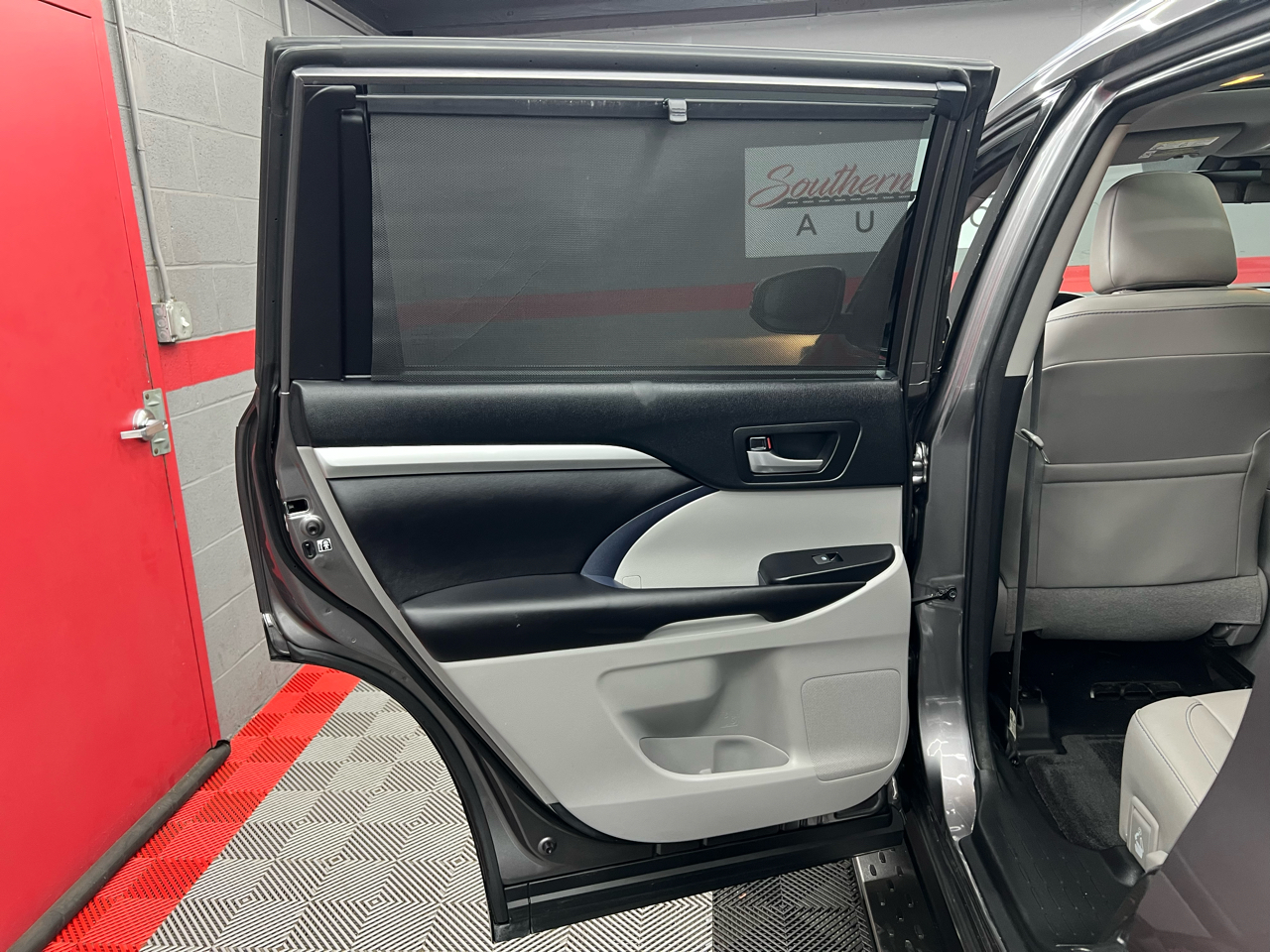 Toyota Highlander XLE FWD V6 2018