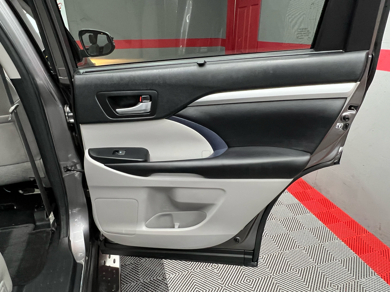 Toyota Highlander XLE FWD V6 2018