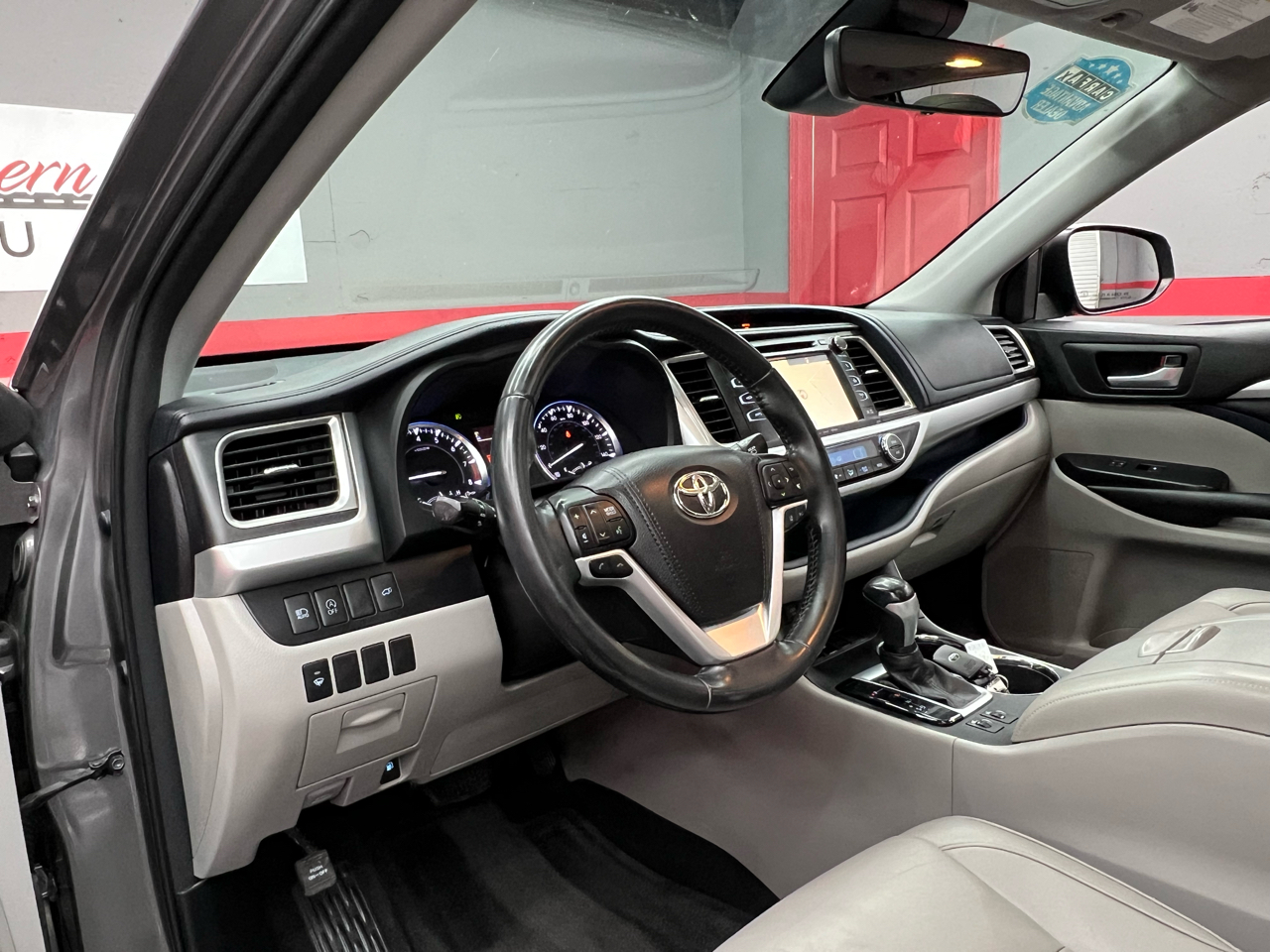 Toyota Highlander XLE FWD V6 2018