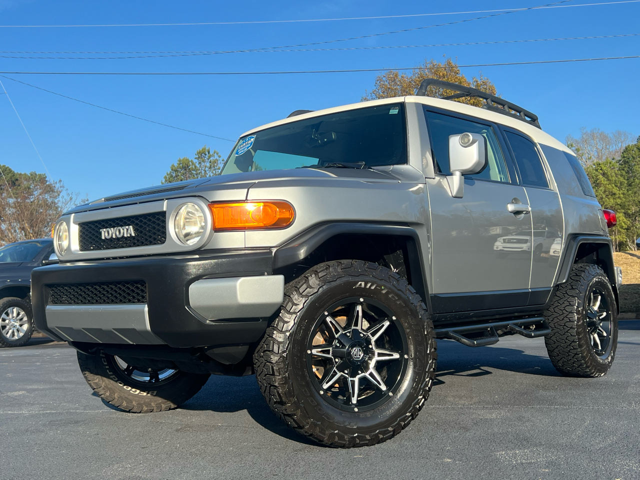 2012 Toyota FJ Cruiser 4D SUV RWD