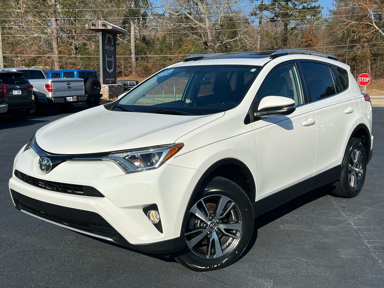 Toyota RAV4 XLE FWD 2016
