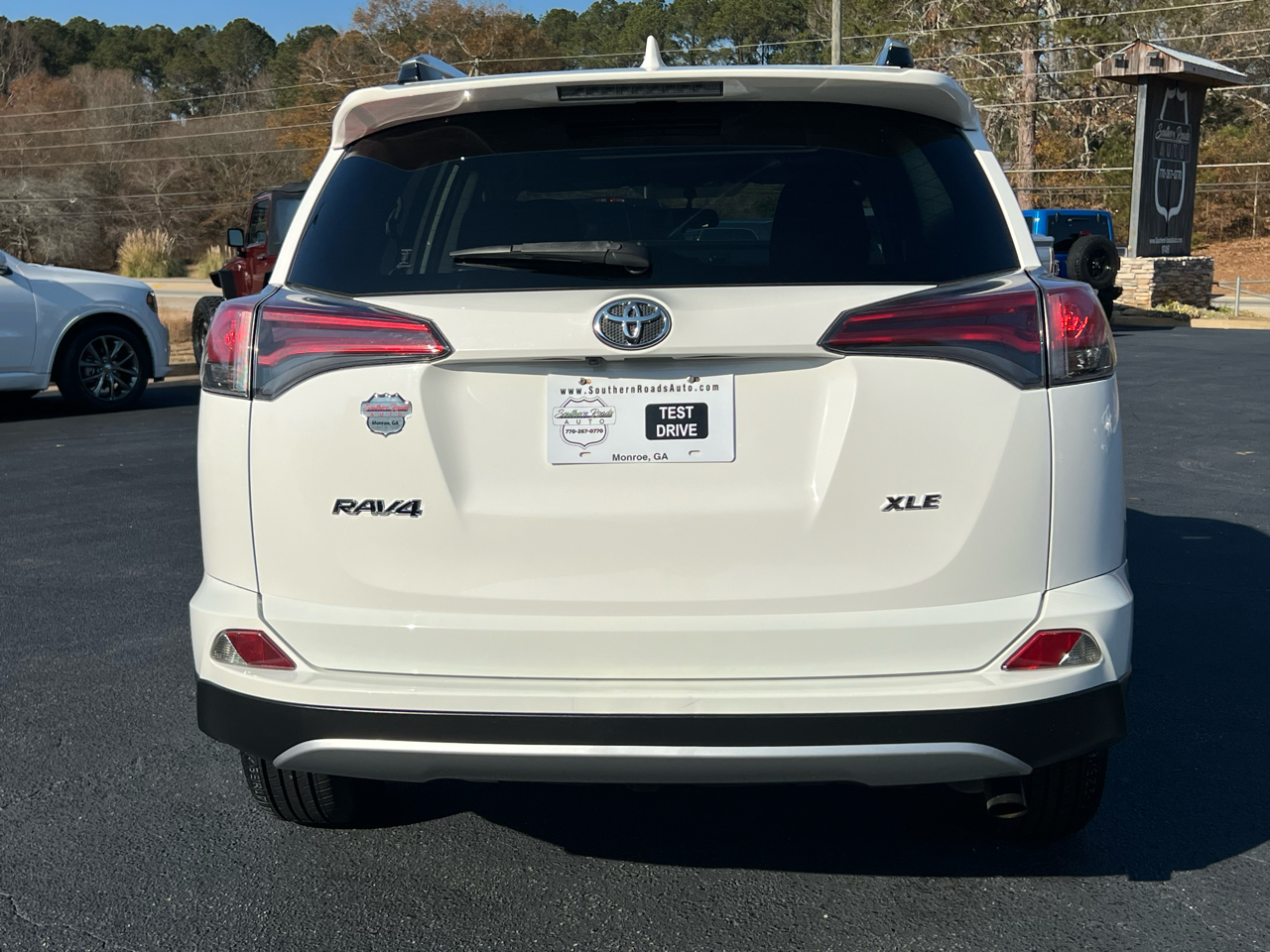 Toyota RAV4 XLE FWD 2016