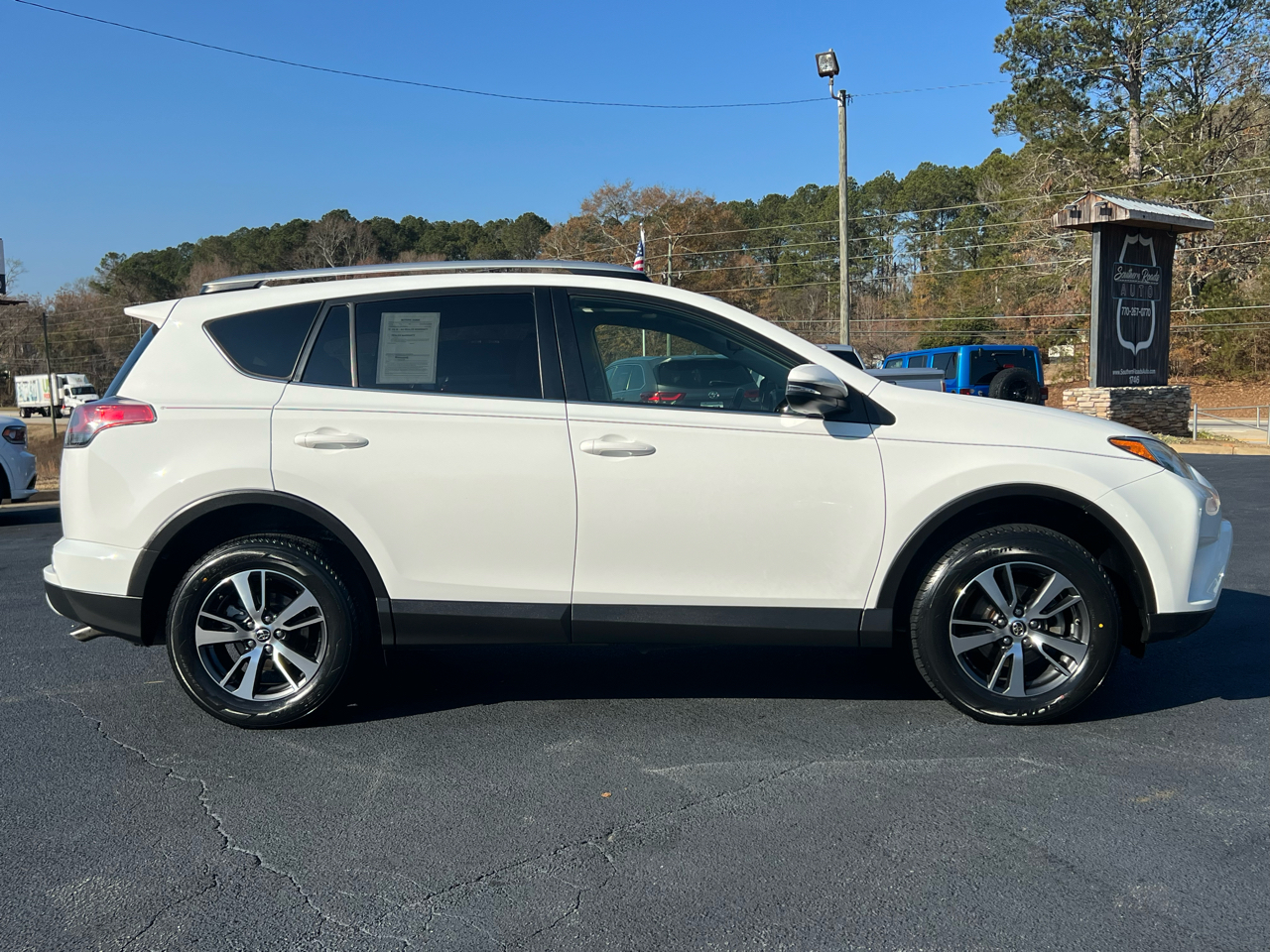 Toyota RAV4 XLE FWD 2016