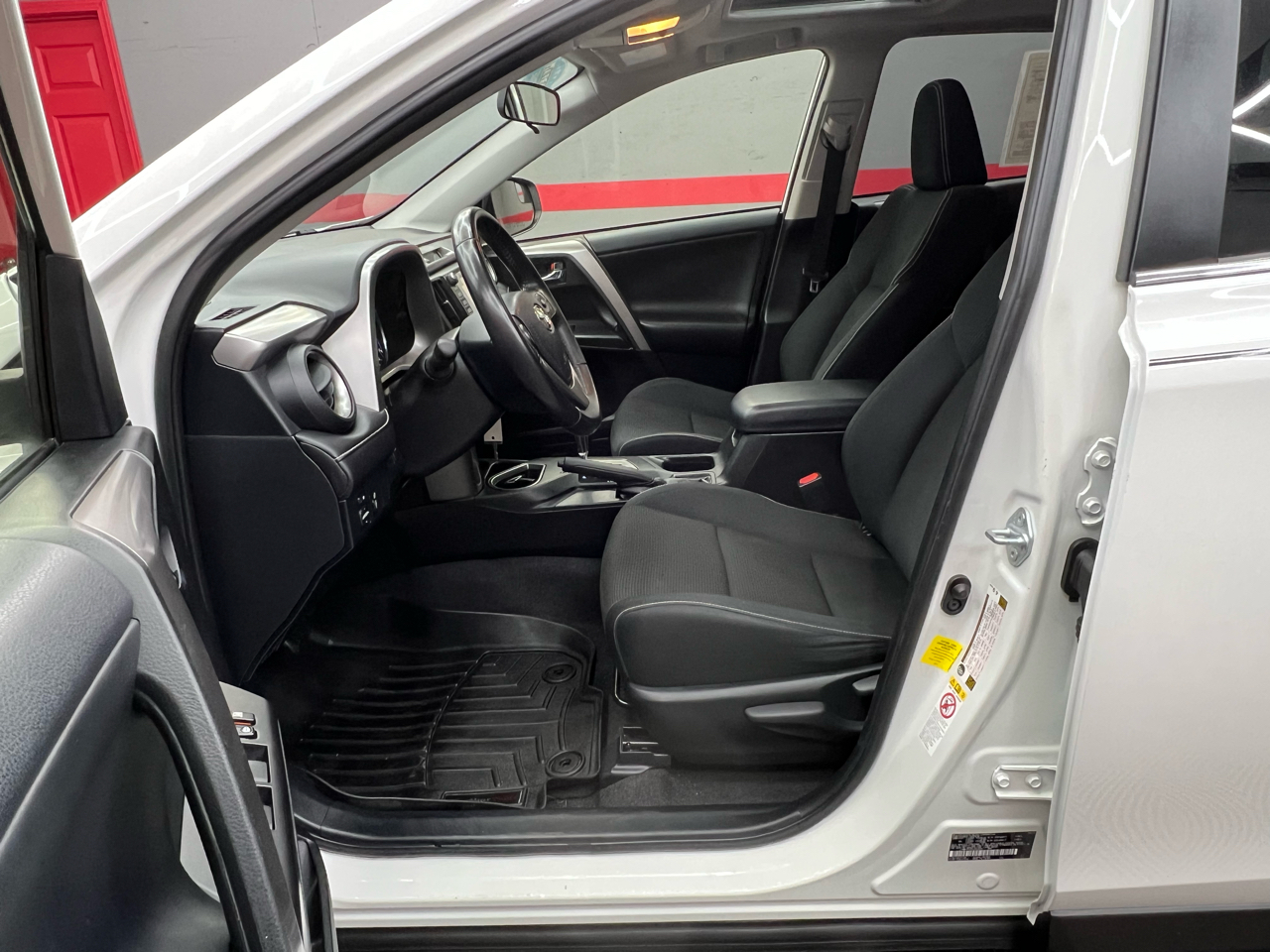 Toyota RAV4 XLE FWD 2016