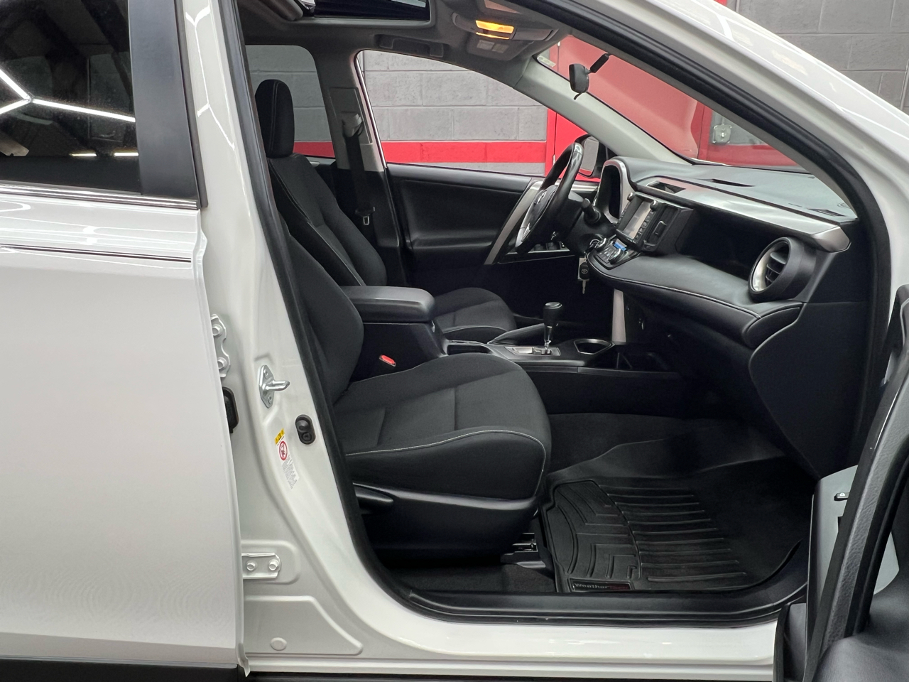 Toyota RAV4 XLE FWD 2016