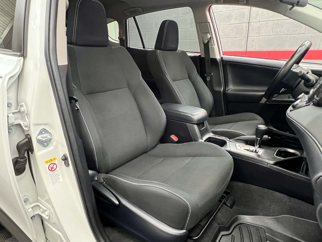 Toyota RAV4 XLE FWD 2016