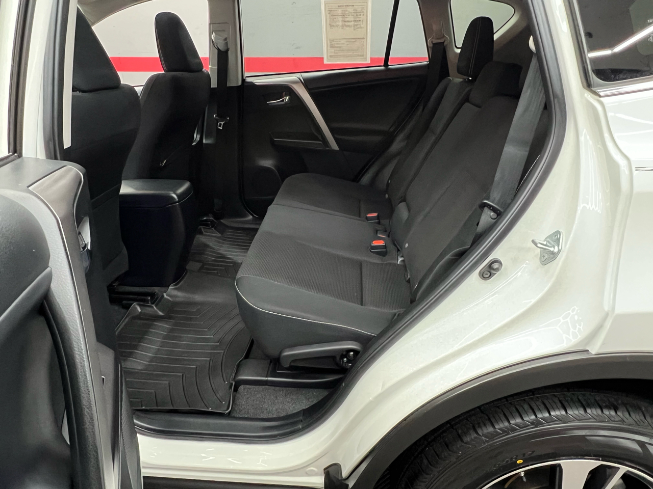 Toyota RAV4 XLE FWD 2016