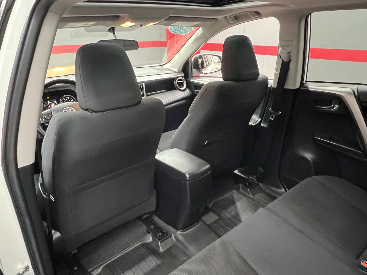 Toyota RAV4 XLE FWD 2016