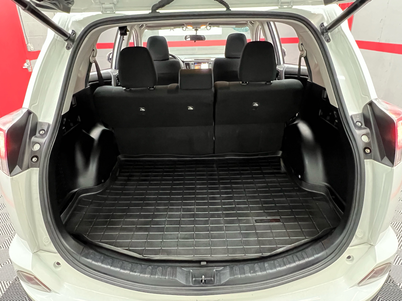 Toyota RAV4 XLE FWD 2016